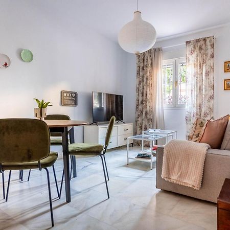 Piso Con Patio Privado Y Parking Nervion Sevilla Exteriör bild