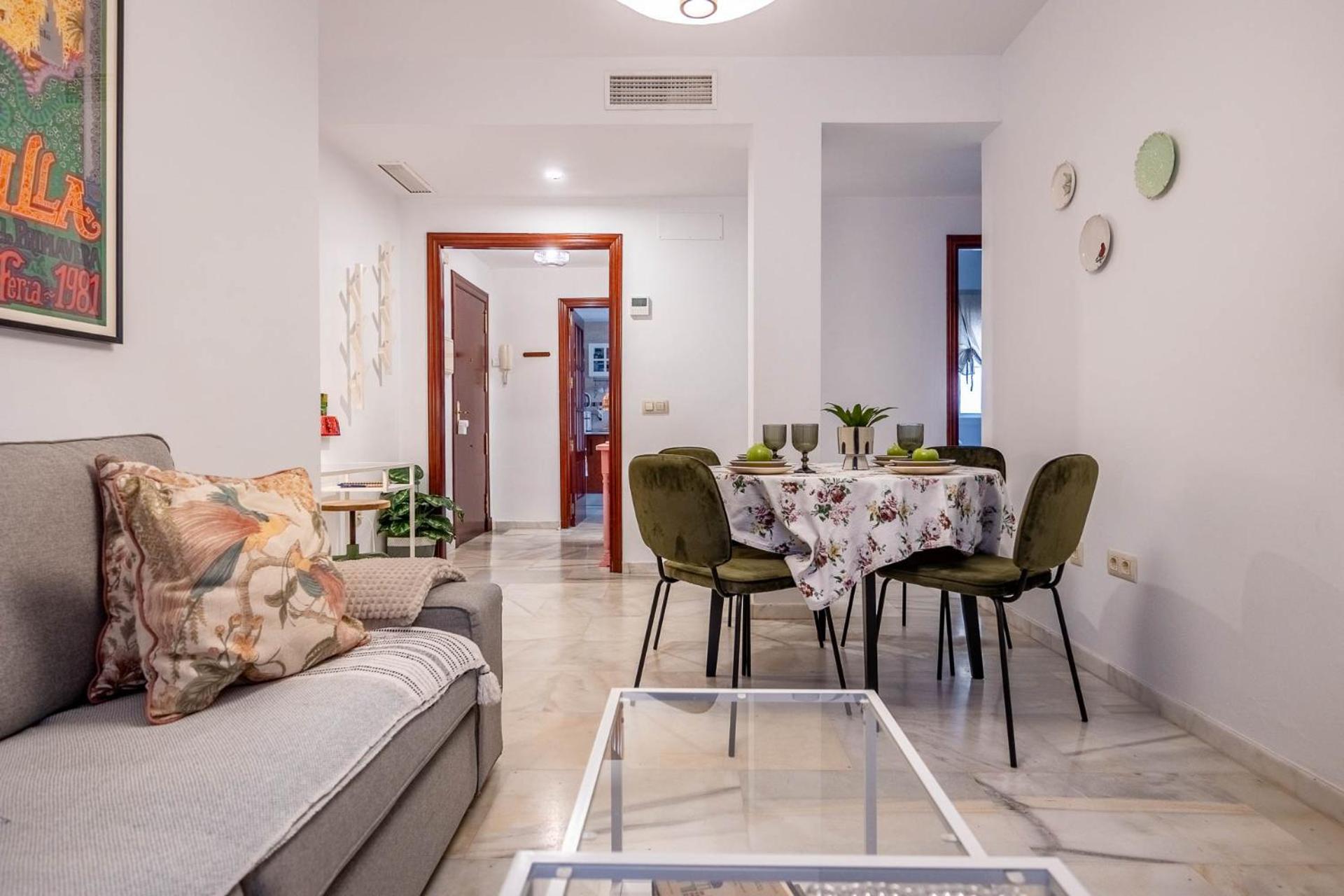 Piso Con Patio Privado Y Parking Nervion Sevilla Exteriör bild