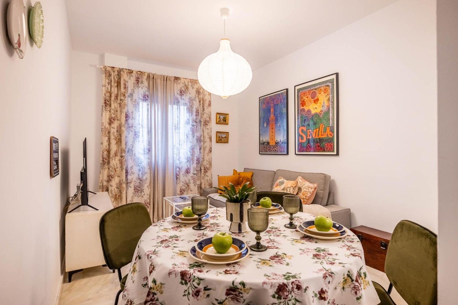 Piso Con Patio Privado Y Parking Nervion Sevilla Exteriör bild
